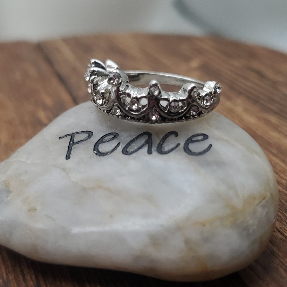 Size 5 sterling crown ring R523